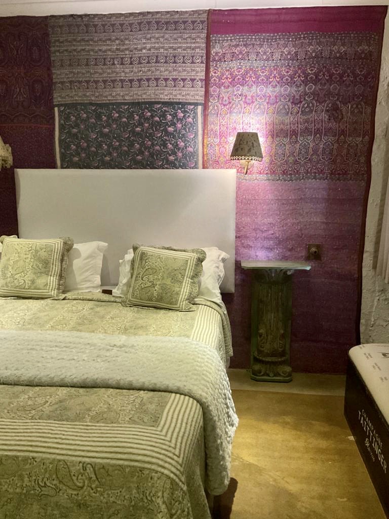 An overnight trip on the Midlands Meander - Crystal Barn accommodation Midlands bedrooms