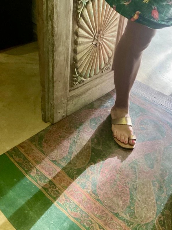 Crystal Barn accommodation Midlands Indian saris embedded in the floors